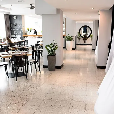Logos Hotel *