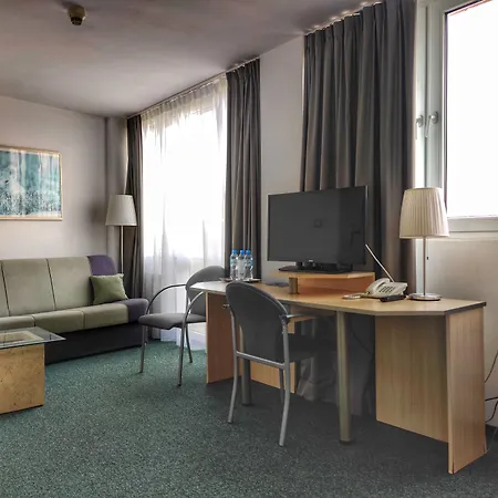 Hotel Logos *