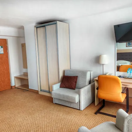 Logos Hotel *